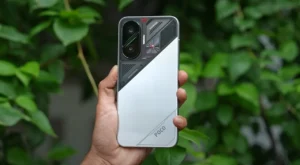 Poco F7 in hand
