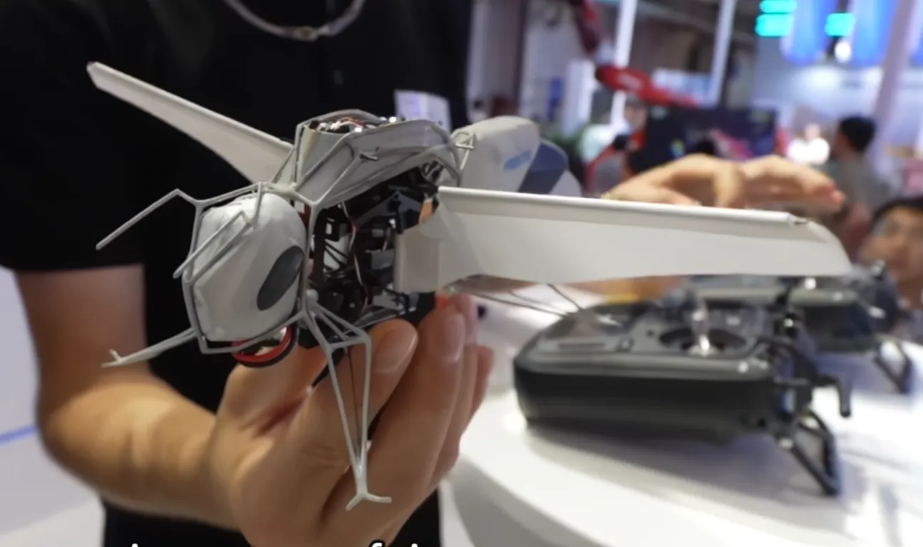 34 g robotic bee